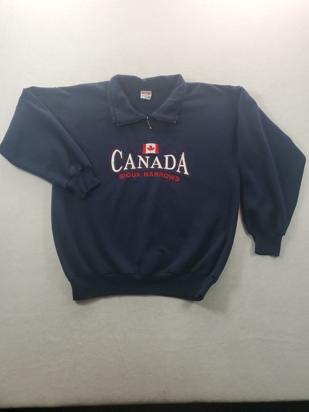 Cityscape Canada Sioux Narrow Crewneck Medium Navy Embroidery Box